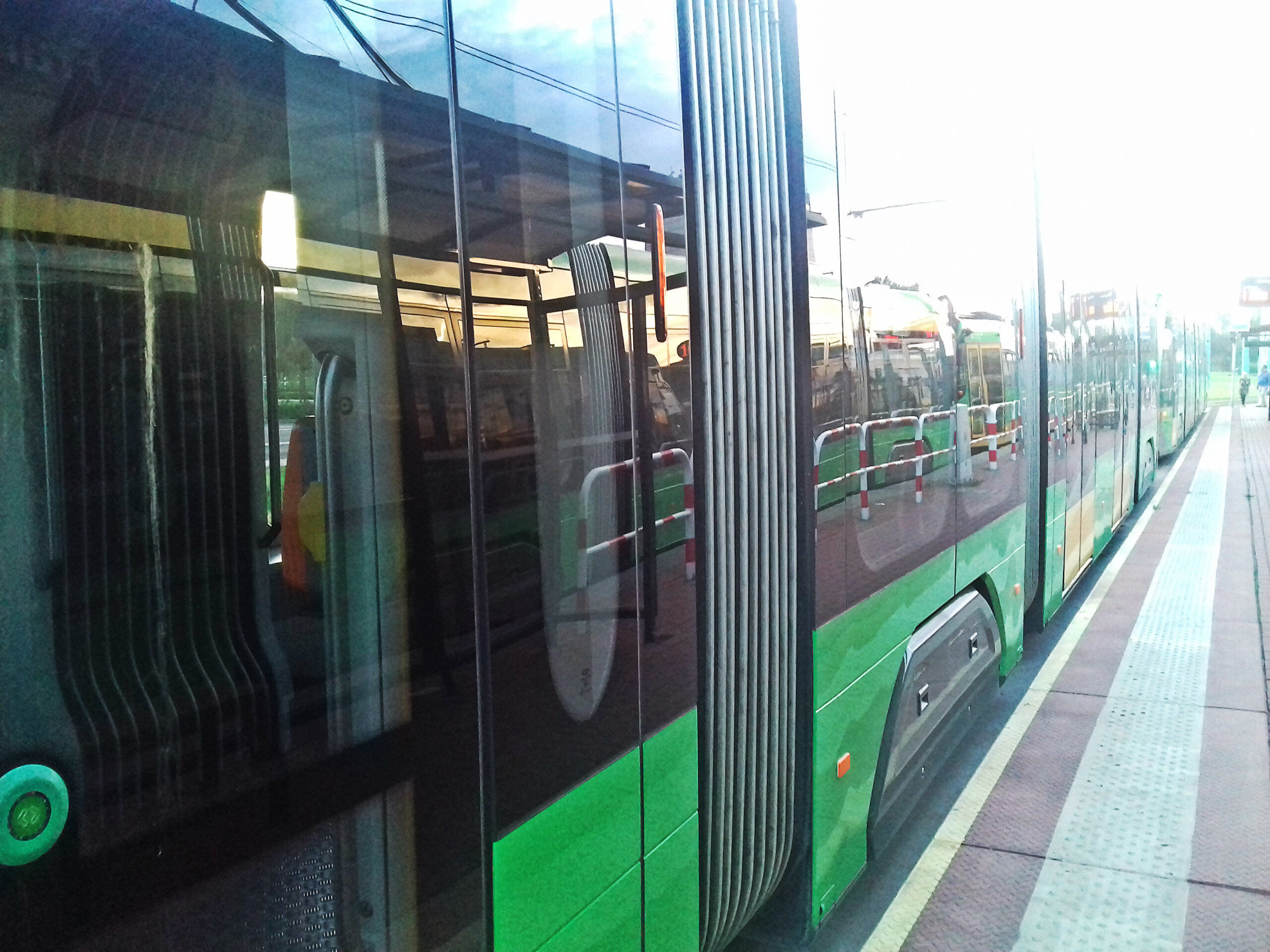 Zderzenie tramwaju z samochodem dostawczym na ul. Grunwaldzkiej (Aktualizacja)