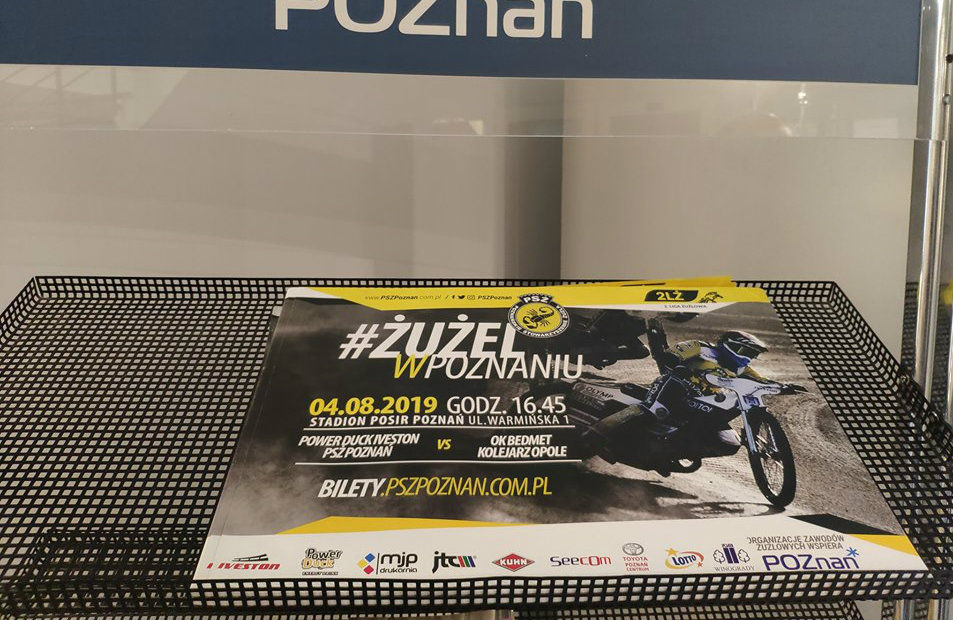 PSŻ Poznań rozdaje plakaty i zachęca do promocji najbliższego meczu