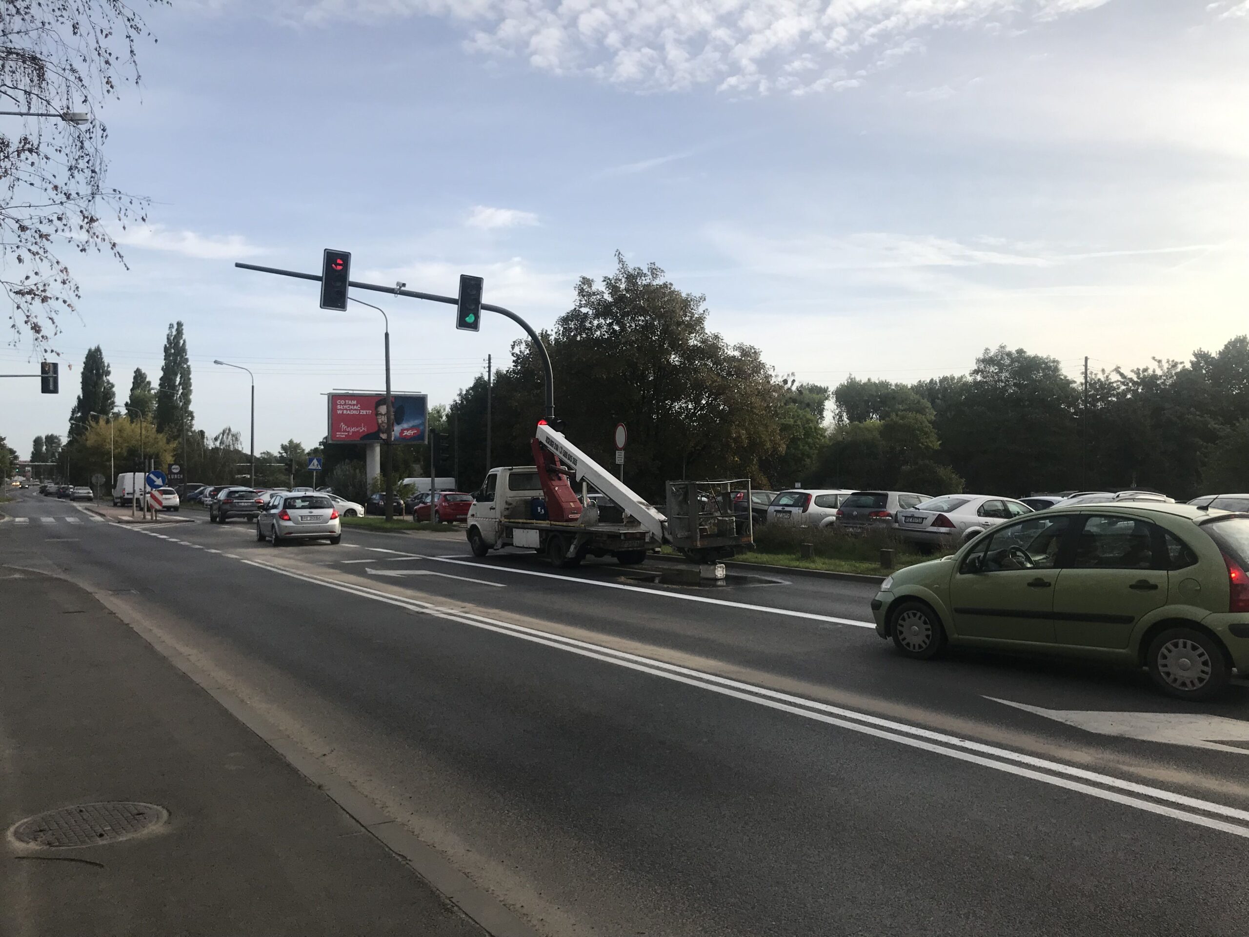 Uszkodzony pojazd utrudnia przejazd ul. Dolna Wilda w kierunku centrum miasta (Aktualizacja)