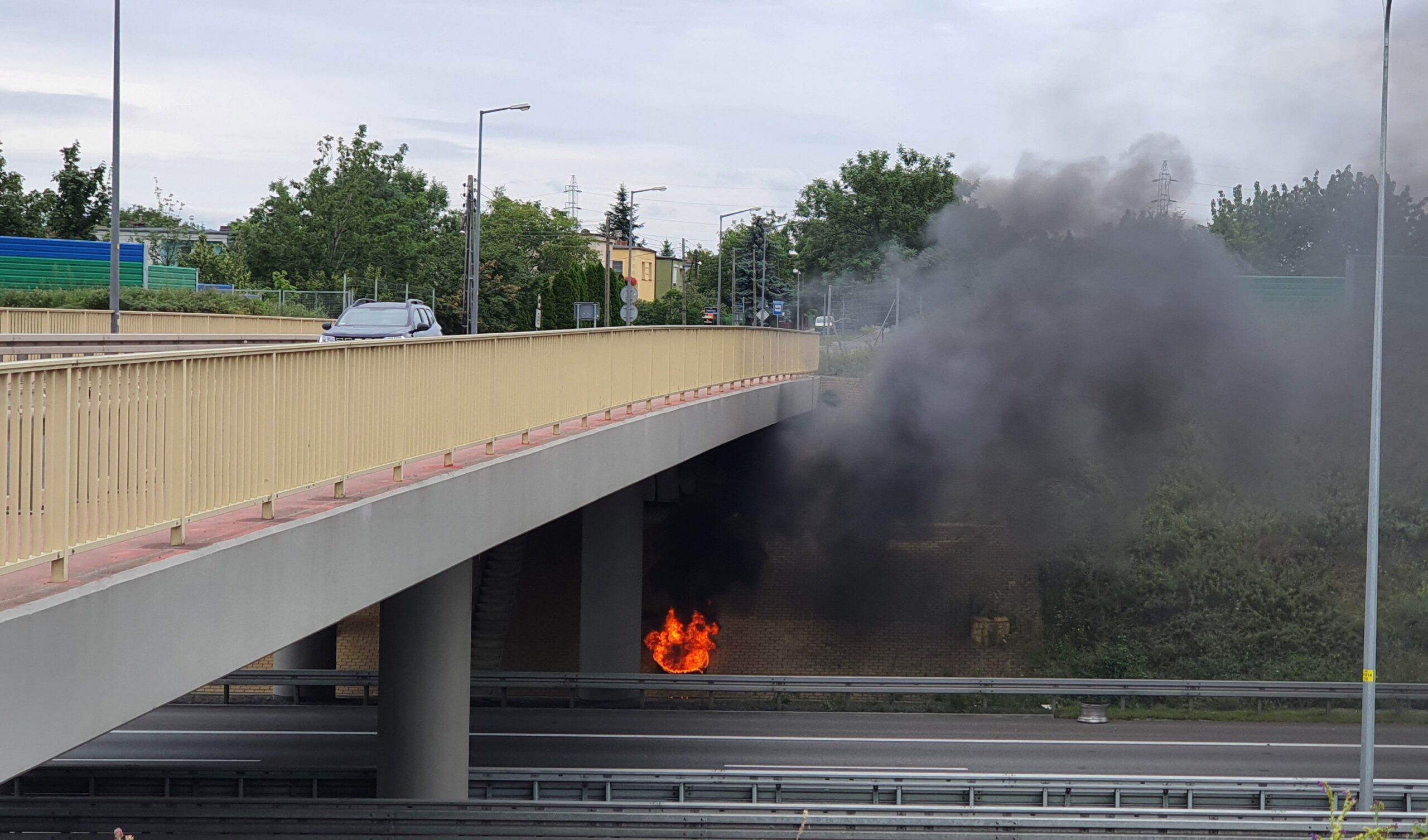 Pożar opony na autostradzie A2