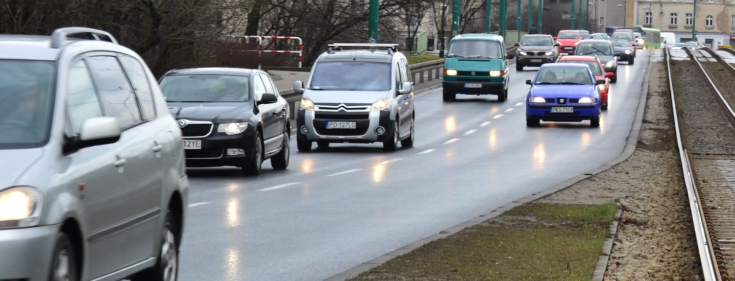 Koniec majówki i początek korków – sytuacja drogowa na poznańskich ulicach w poniedziałkowy poranek