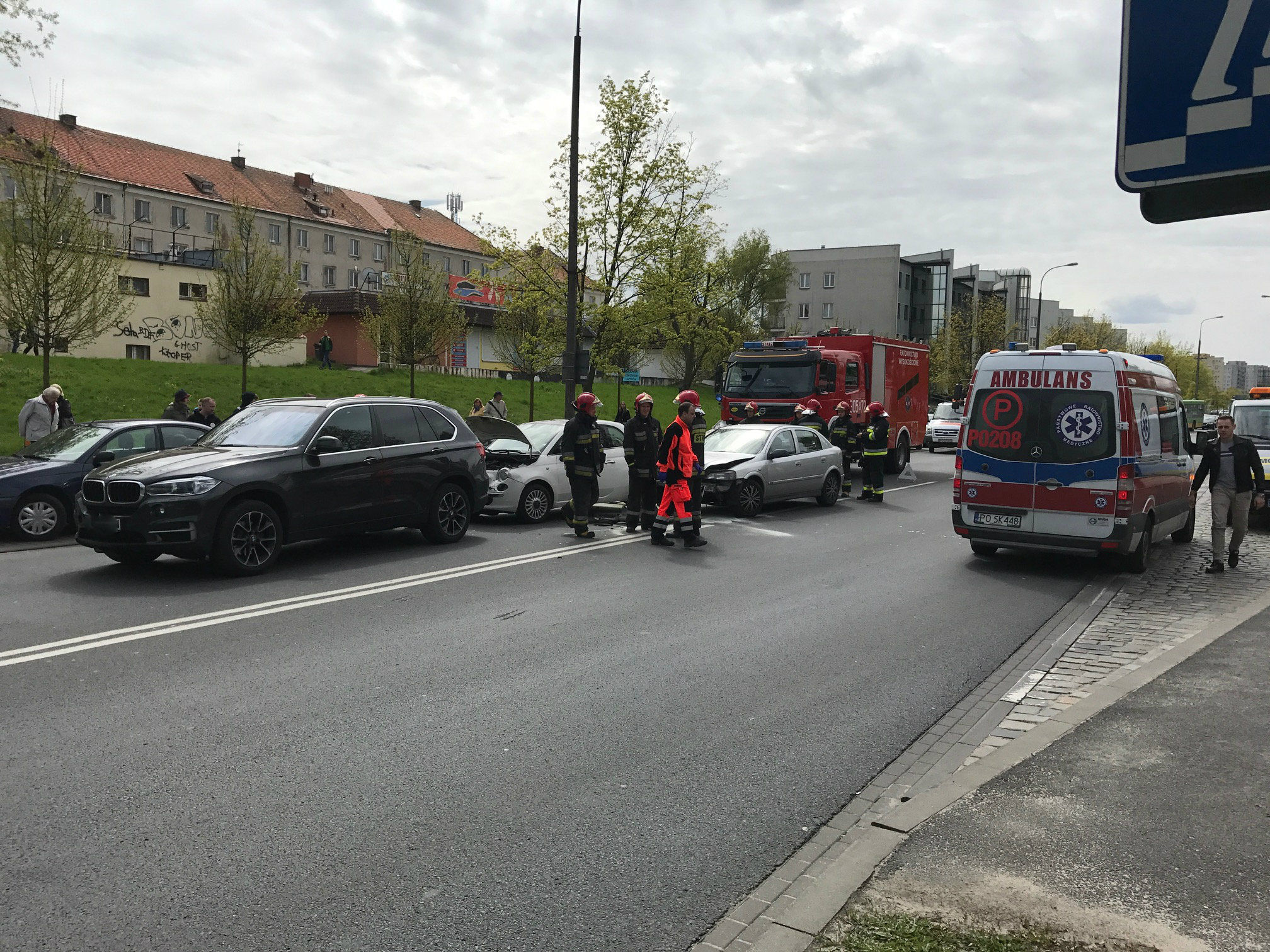 Wypadek na ul. Słowiańskiej – droga zablokowana! (Aktualizacja)
