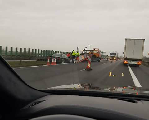 Wypadek na autostradzie A2 między Słupcą i Wrześnią, korki w obu kierunkach (Aktualizacja)