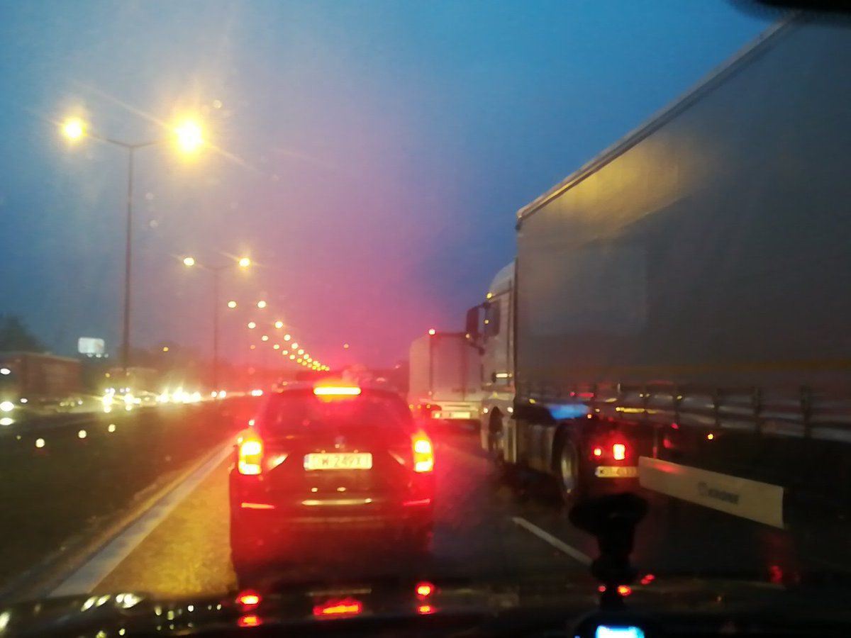 Zakorkowana autostrada A2 w kierunku Warszawy