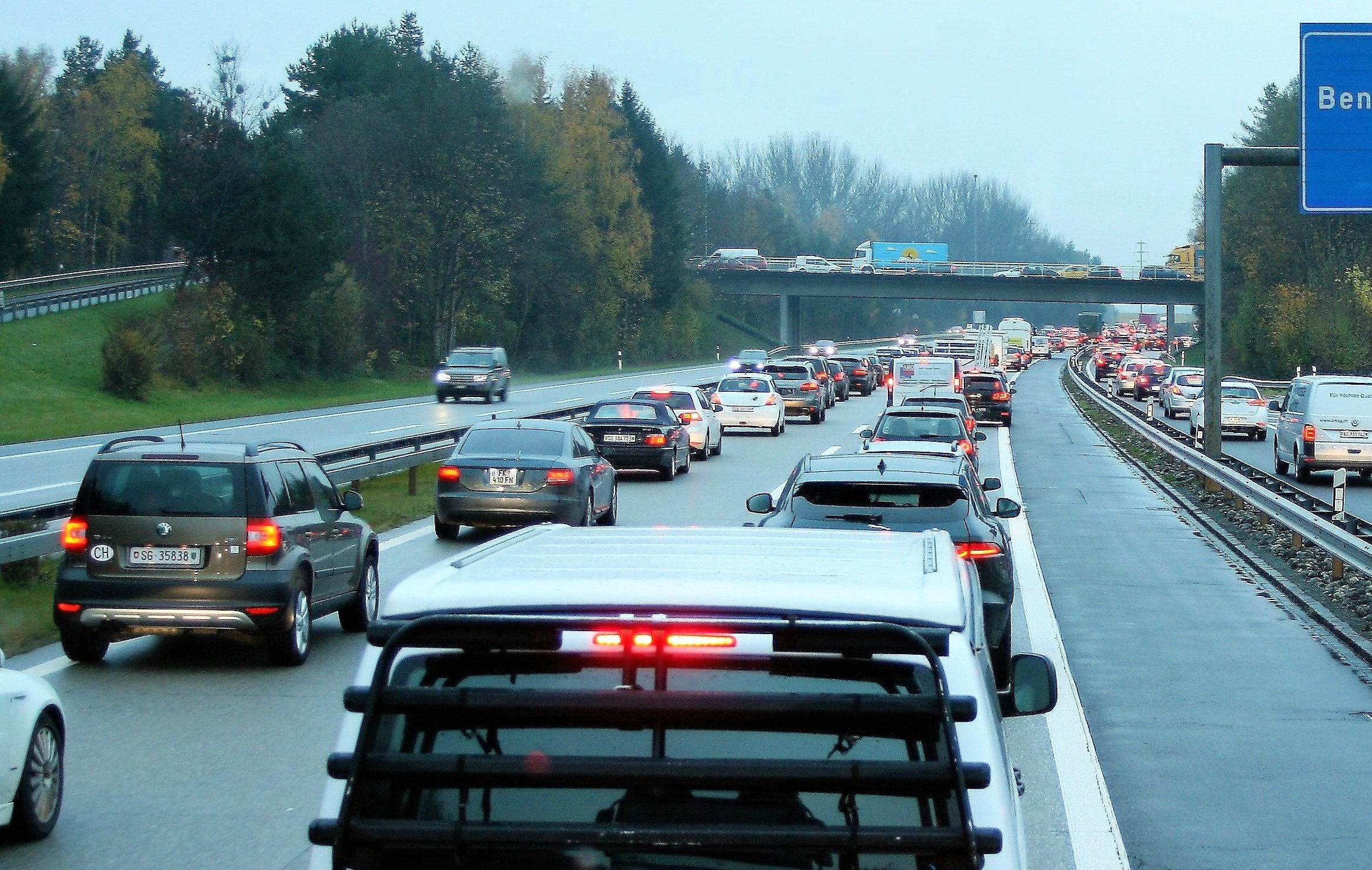 Wypadek na autostradzie A2 tuż za węzłem Krzesiny, droga zablokowana! (Aktualizacja)