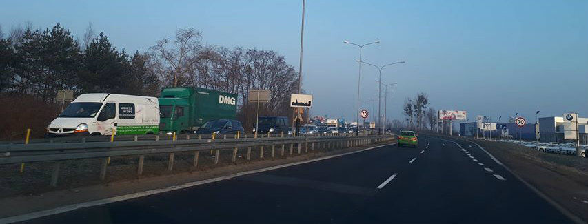 Naprawy nawierzchni na ulicach Poznania. Drogowcy utrudnili wyjazd na autostradę A2