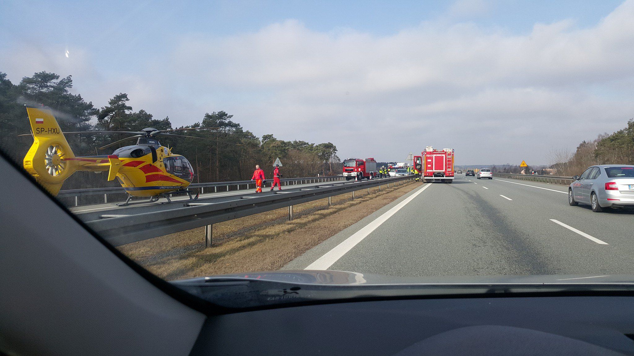 Wypadek na autostradzie A2, na miejscu lądował śmigłowiec LPR, brak przejazdu w kierunku Warszawy (Aktualizacja)