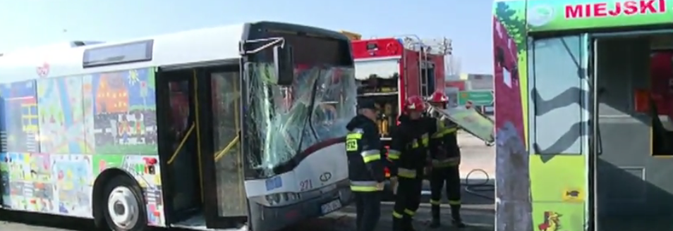Zderzenie dwóch autobusów w Ostrowie Wielkopolskim, kilkanaście osób rannych