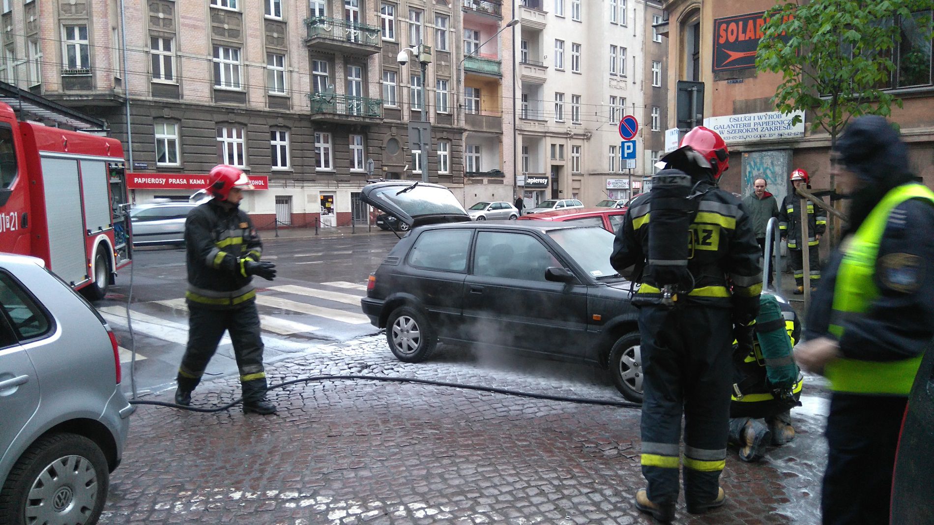 Poranny pożar samochodu na ul. Spychalskiego