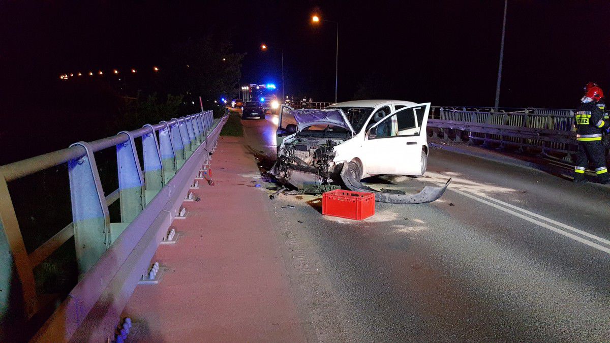 Nocny wypadek na moście nad Cybiną