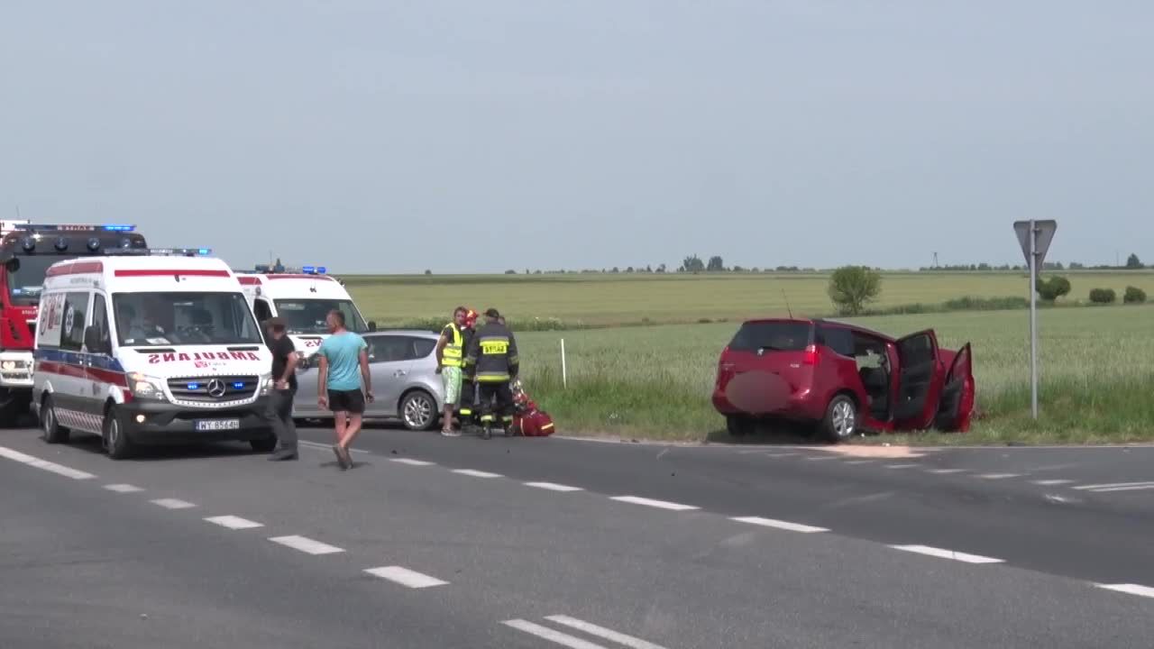 Cztery osoby zostały ranne w wypadku we wsi Kuczyna