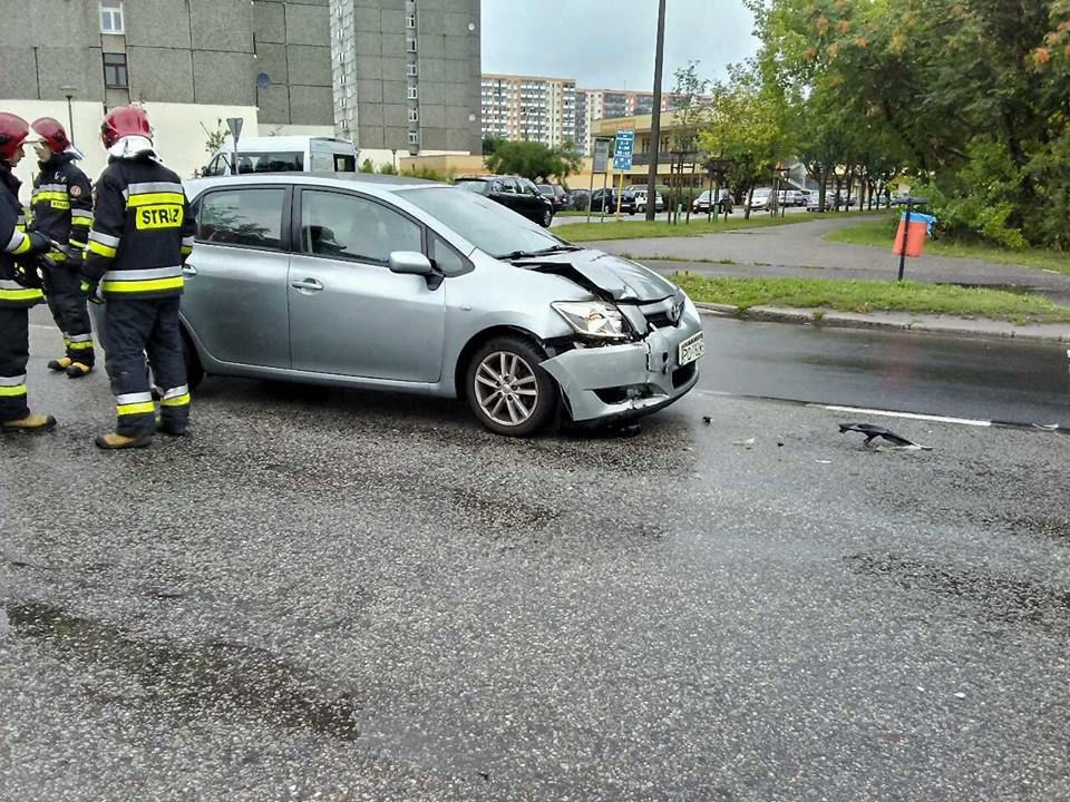 Zderzenie samochodów na ul. Kurlandzkiej