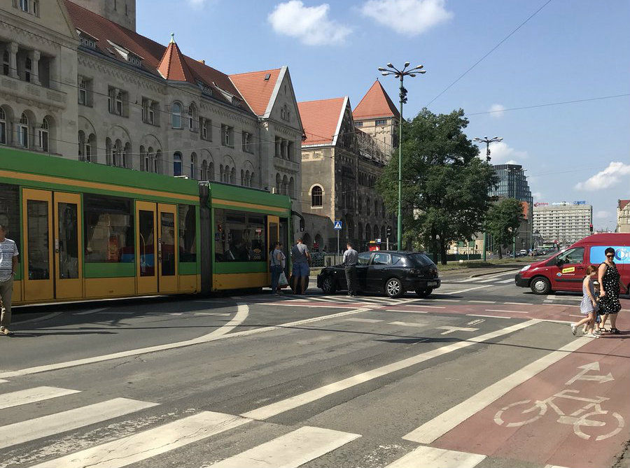 Kolejne zderzenie samochodu z tramwajem, tym razem na ul. św. Marcin