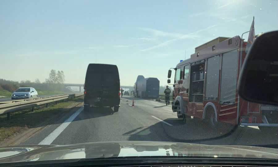 Wypadek na autostradzie A2, za zjazdem Poznań – Krzesiny
