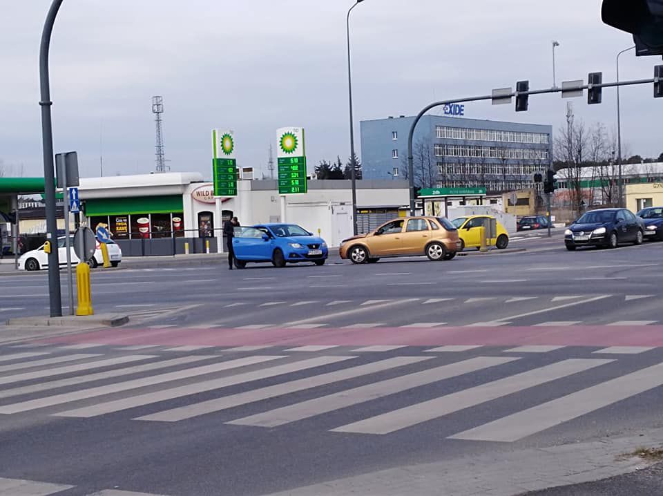 Brak świateł powodem chaosu na skrzyżowaniu ul. Bałtyckiej i Gdyńskiej