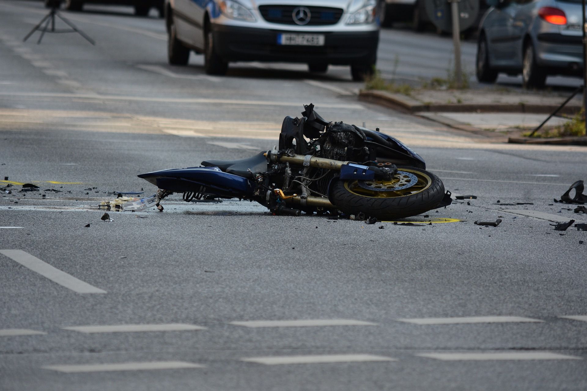 Wypadek z udziałem motocyklisty na ul. Mieszka I – duże korki!