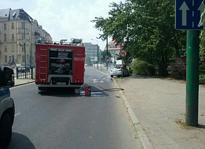 Pożar samochodu na ul. Grunwaldzkiej
