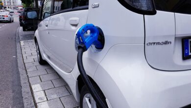 Czy ubezpieczenie samochodu elektrycznego jest droższe niż przy samochodach spalinowych?