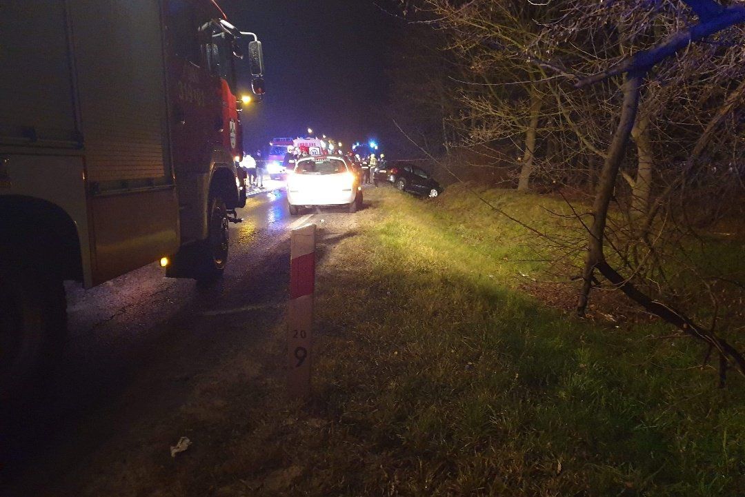 Wypadek w Niepruszewie, droga DW307 zablokowana na trasie Poznań-Buk (Aktualizacja)