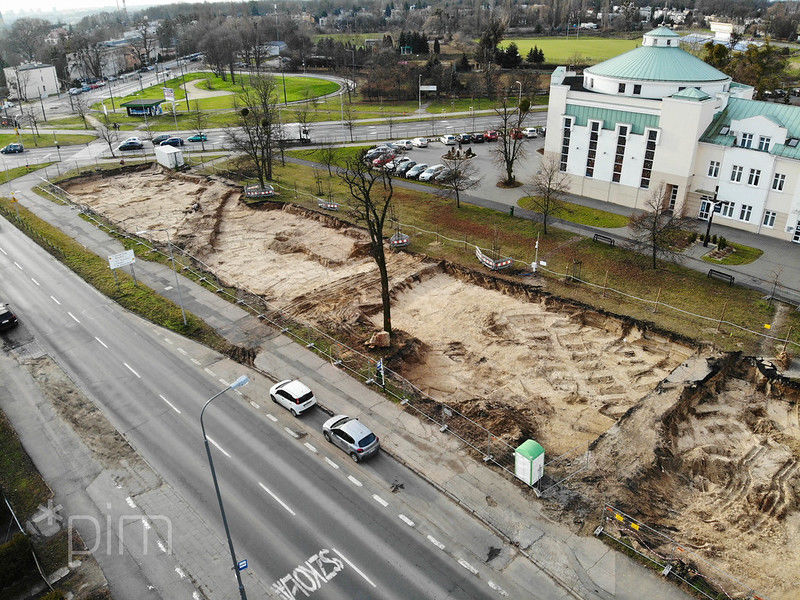 Tramwaj na Naramowice: archeolodzy przebadali park Kosynierów, rozpoczyna się kolejna rozbiórka