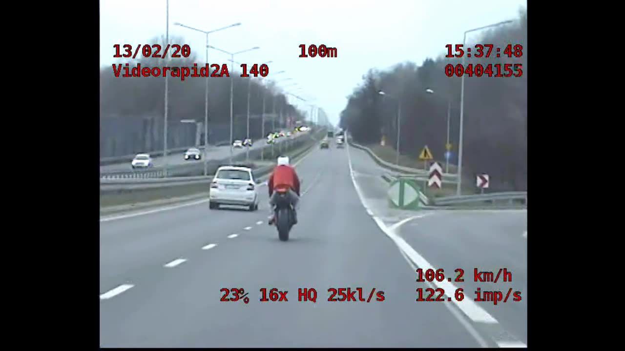 Jechał ponad 150km/h ul. Warszawską w Poznaniu bez prawa jazdy i na motocyklu bez aktualnych badań technicznych