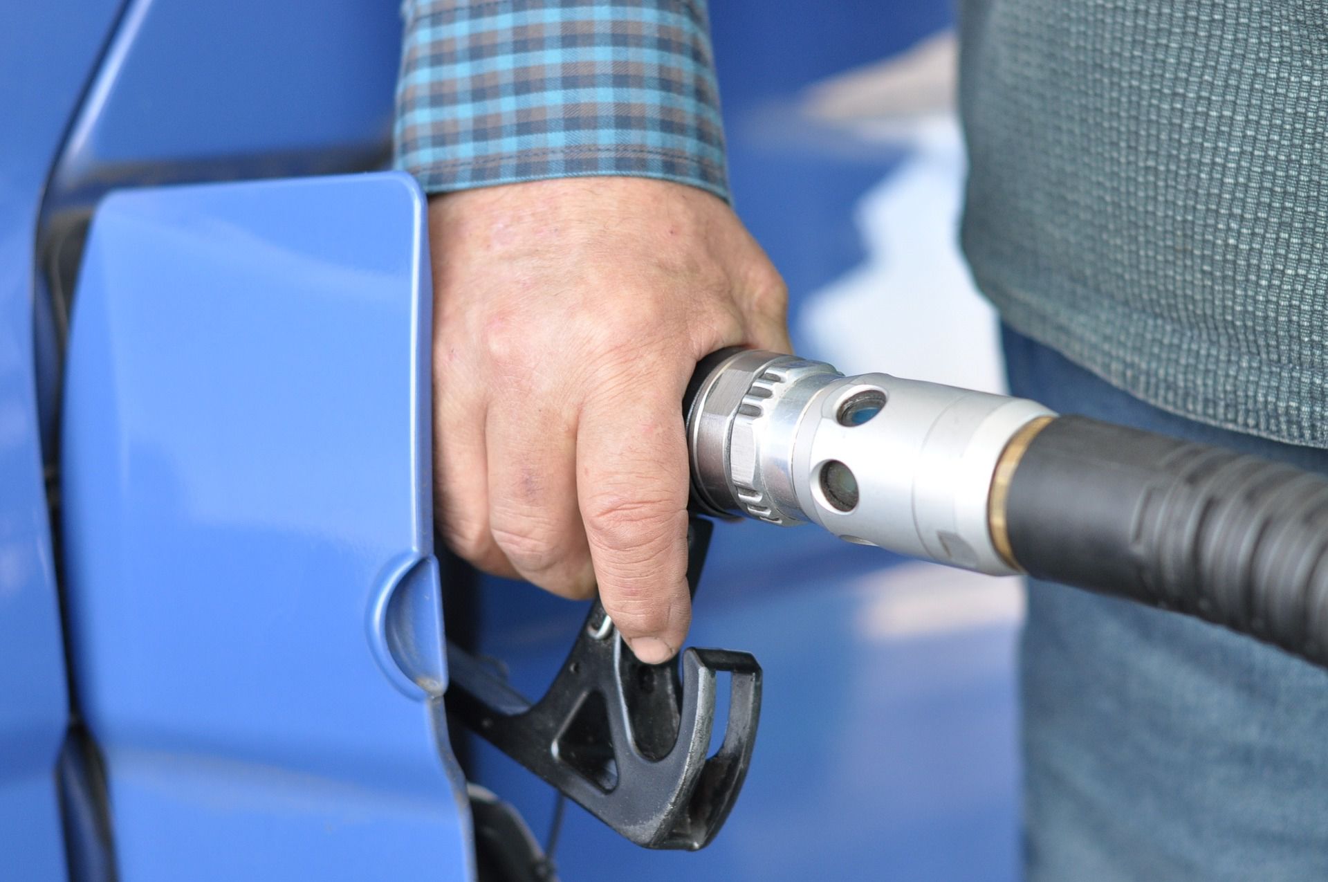 Paliwa na stacjach benzynowych nieznacznie tanieją. Jak będzie w 2021 roku?