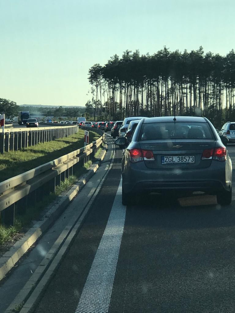 Wypadek na A2, trasa w stronę Warszawy całkowicie zablokowana
