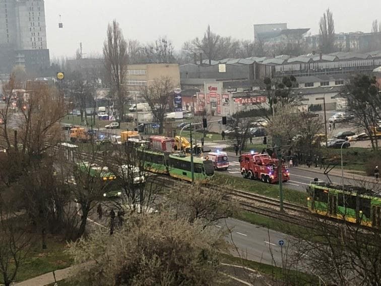 Wypadek śmiertelny na ul. Zamenhofa – kobieta wpadła pod tramwaj (Aktualizacja)