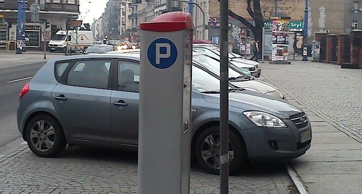 Czy w majówkę trzeba płacić za parkowanie w Strefie Płatnego Parkowania?