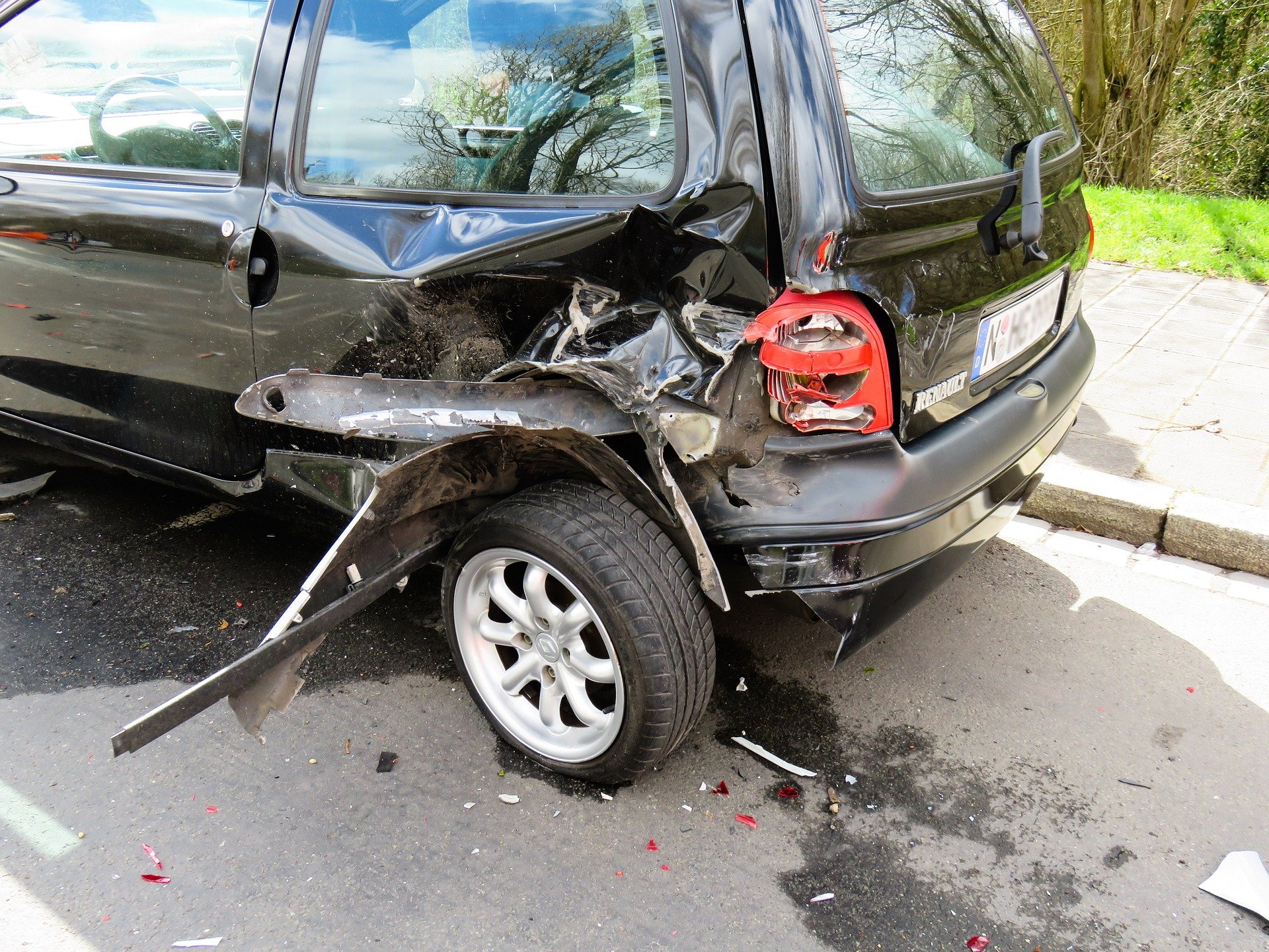 Poszkodowany w wypadku drogowym może obciążyć sprawcę dodatkowymi kosztami
