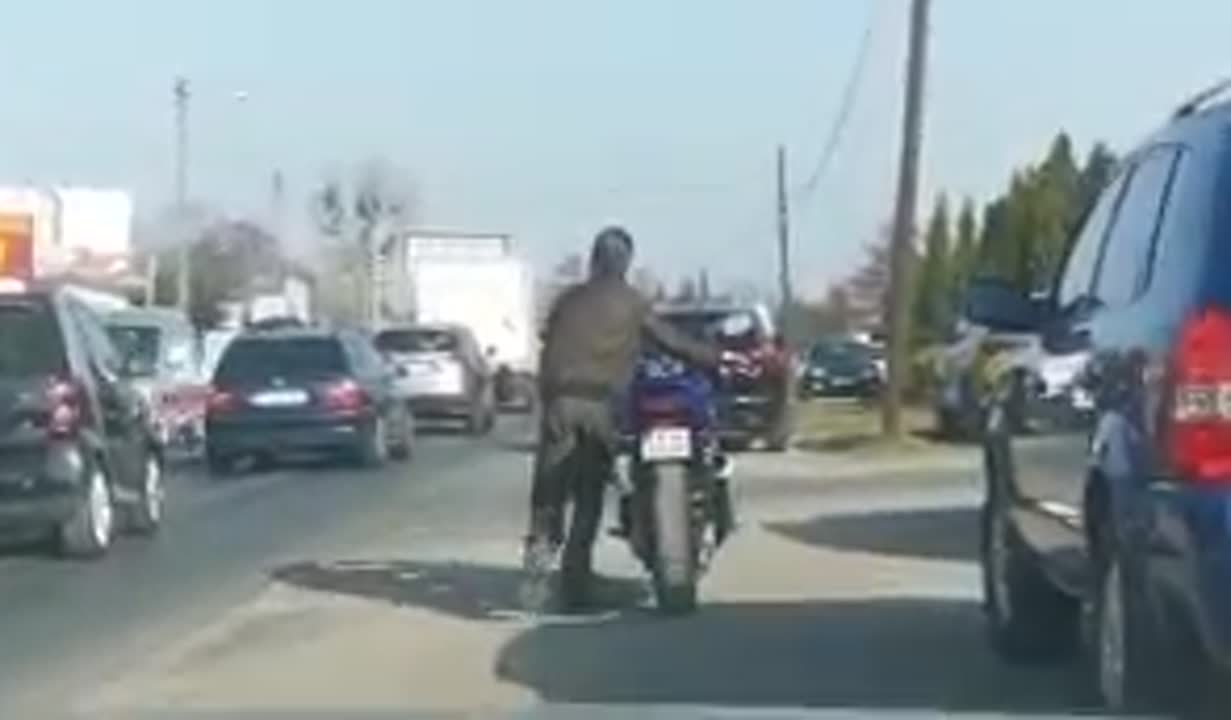 Bez badań technicznych pojazdu i uprawnień do kierowania – motocyklista zatrzymany na ul. Obornickiej