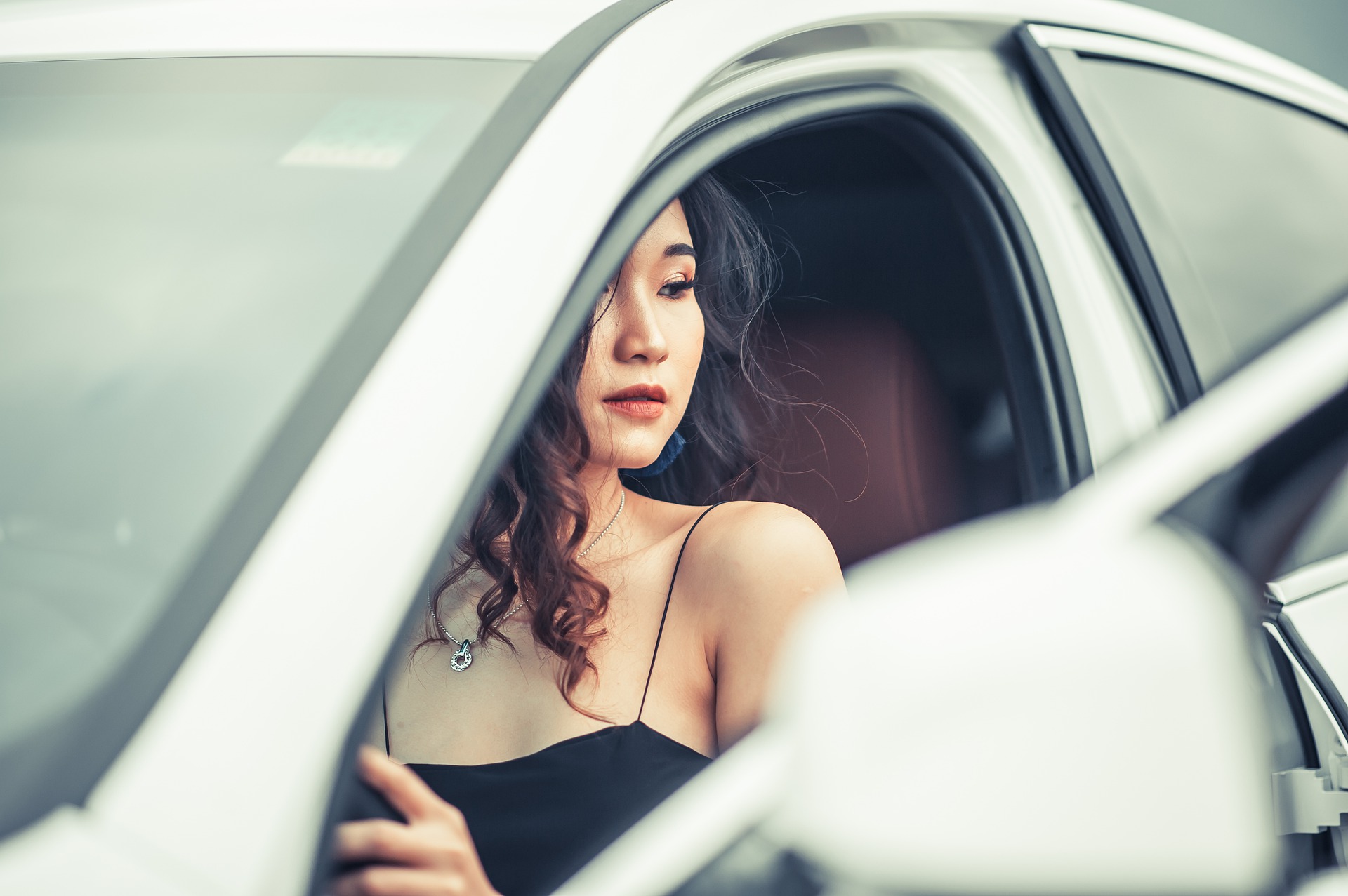 Czy kobiety są wierniejsze marce i czym kierują się wybierając samochód?