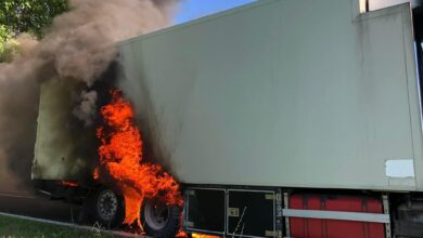 Pożar ciężarówki na trasie z Poznania do Buku