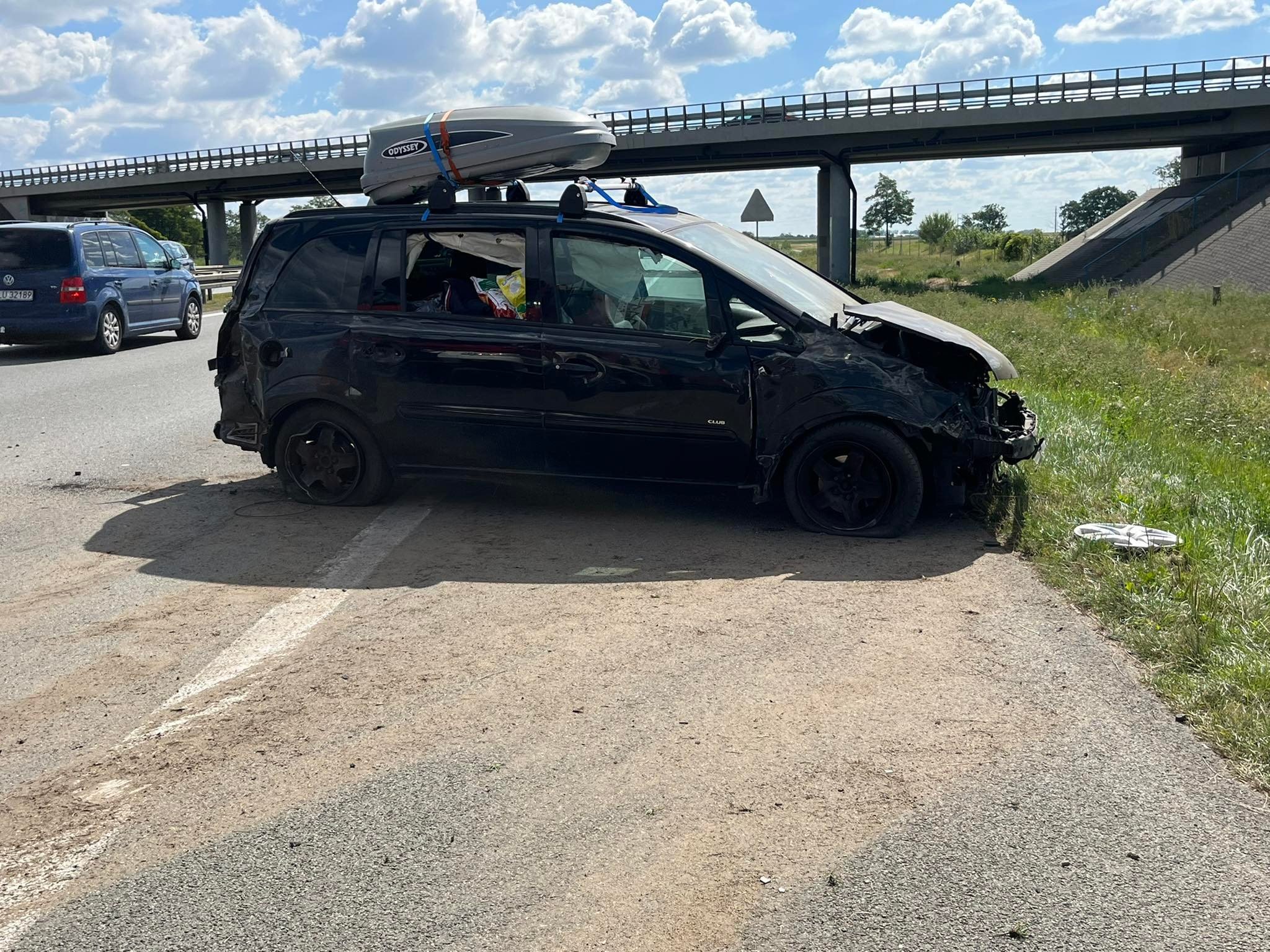 Samochód uderzył w bariery – duże utrudnienia na poznańskim odcinku autostrady A2