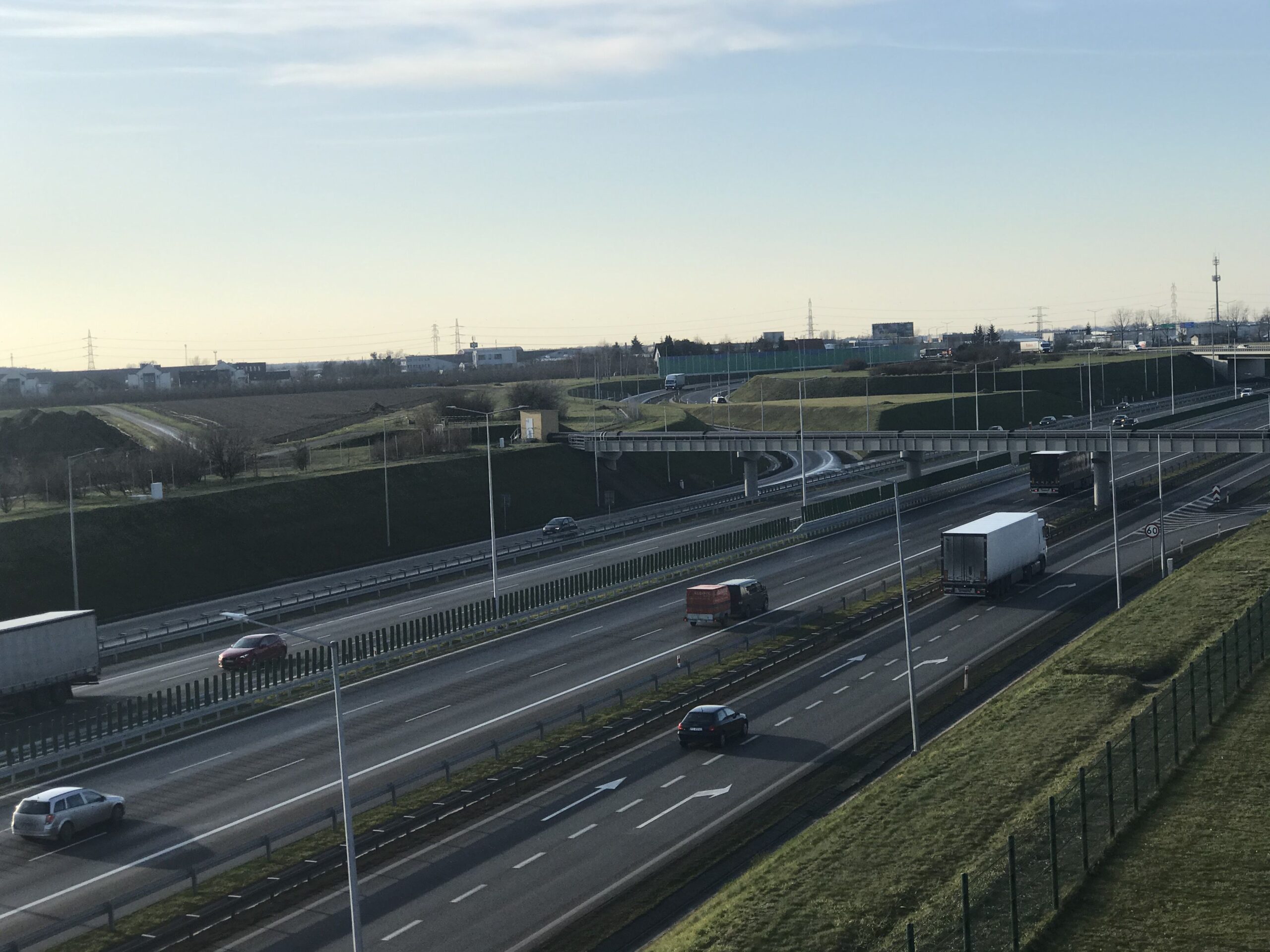 Zmiany na poznańskim odcinku autostrady A2: Koniec z ciężarówkami na lewym pasie