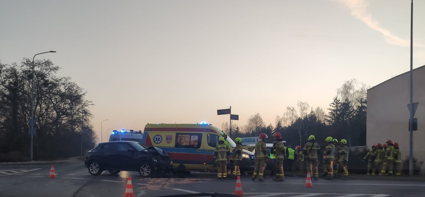 Wypadek skrzyżowaniu ul. Modlibowskiej i Kotowo