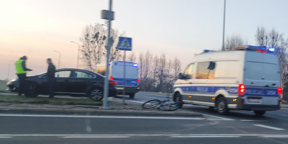 Potrącenie rowerzysty na skrzyżowaniu ul. Głogowskiej i Kowalewickiej