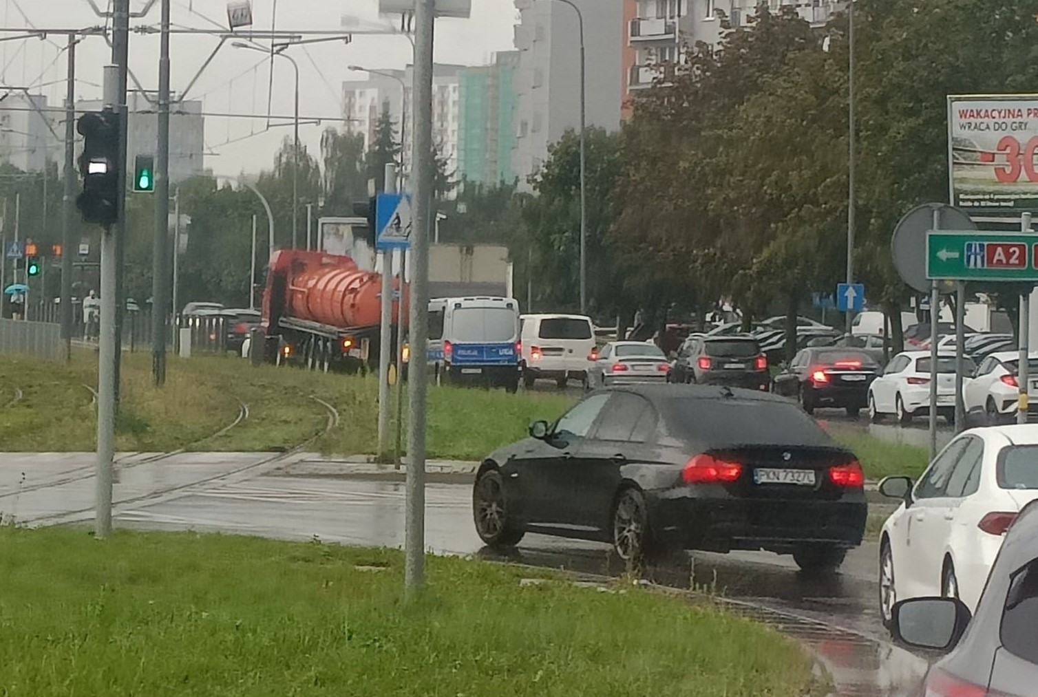 Zderzenie samochodu z ciężarówką na ul. Żegrze