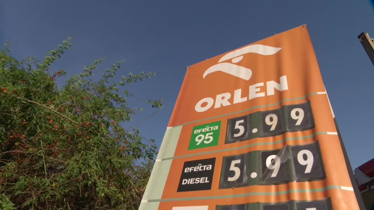 Eksperci: Sytuacja na rynkach nie tłumaczy cen paliw na stacjach Orlenu. Za obniżki zapłacimy po wyborach