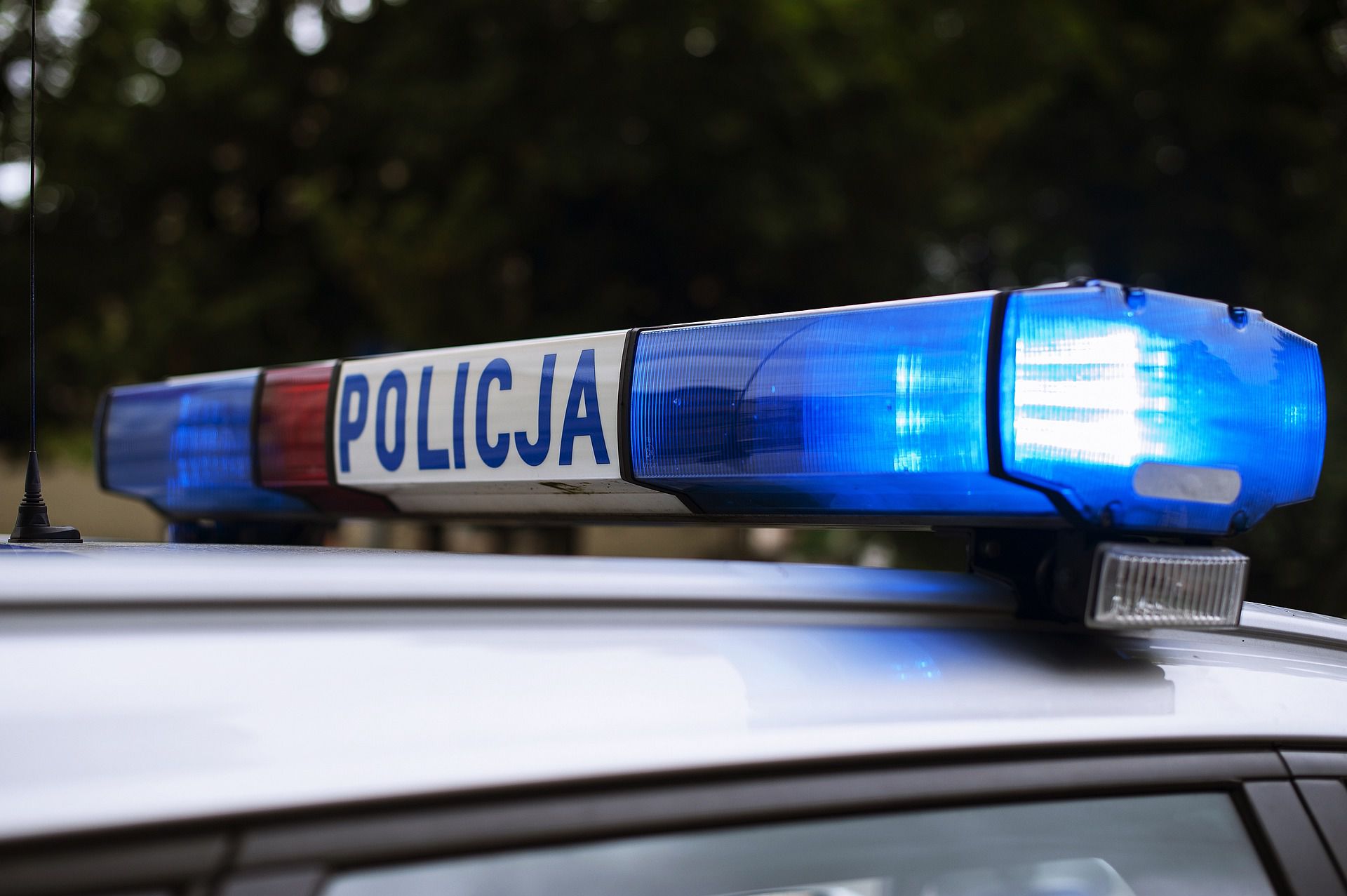 Wypadek w Cielczy: policja szuka kierowcy, który przeciągnął ciało potrąconego nastolatka 1,5 km od miejsca wypadku
