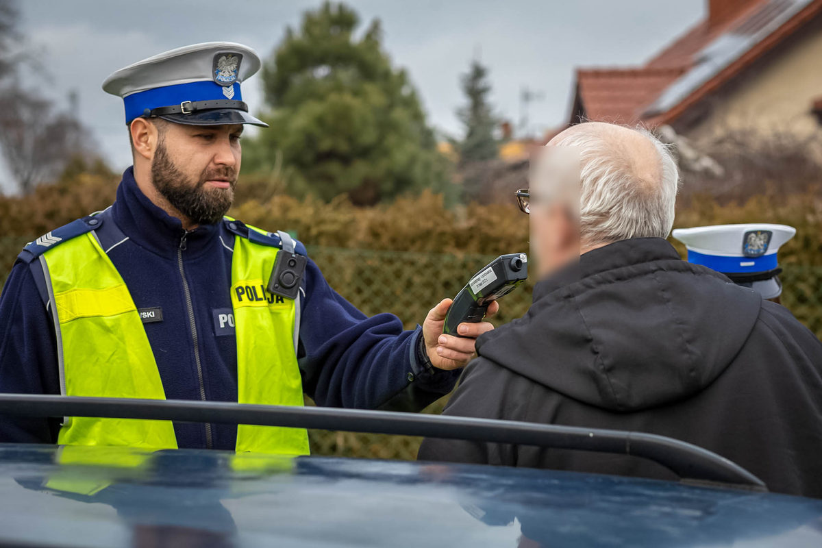 Pijani kierowcy zatrzymani w Poznaniu. Jednego ujęto podczas obywatelskiego zatrzymania