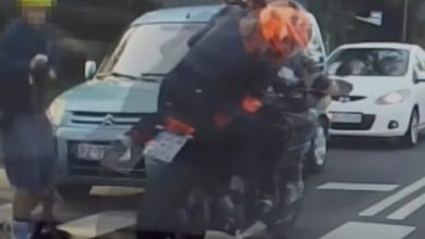 Groźny incydent na ul. Strzeszyńskiej w Poznaniu. Motocyklista o mało nie potrącił dziecka na przejściu