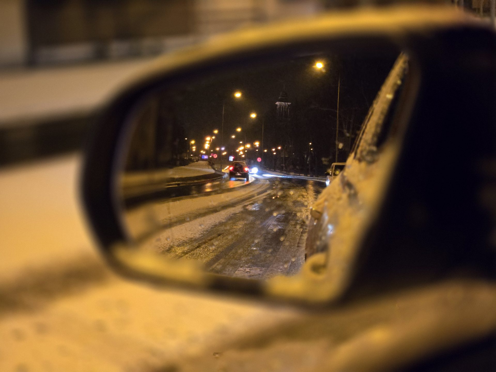 Zima a zawieszenie i hamulce. Na co zwrócić uwagę po kilku miesiącach jazdy po dziurach i soli